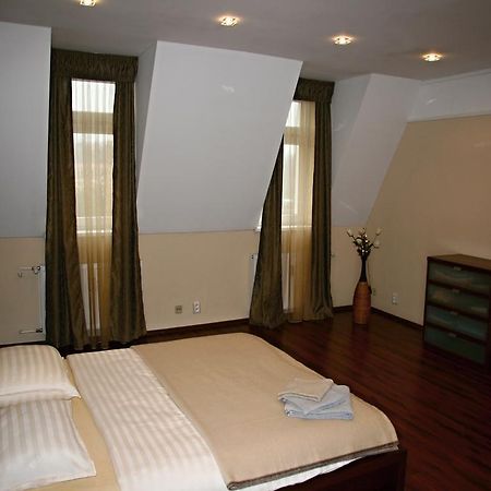 Apartman Dr. Engla Karlovy Vary Ruang foto